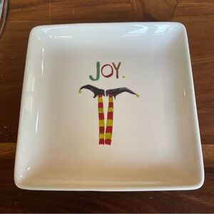 Rae Dunn Artisan Collection By Magenta joy elf 8 inch Christmas plate NWT